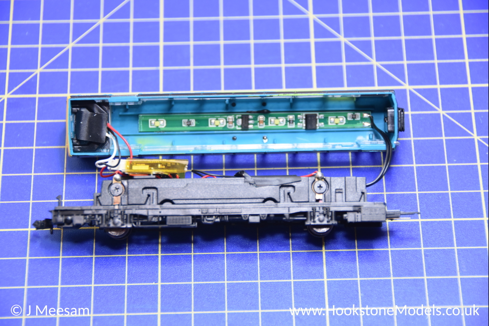 Dapol Class 142 lightbar installation