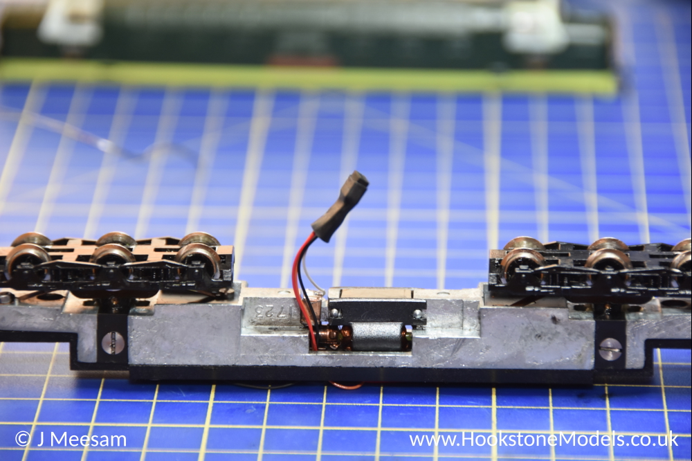 Convert Graham Farish Class 55 Deltic Poole chassis to DCC