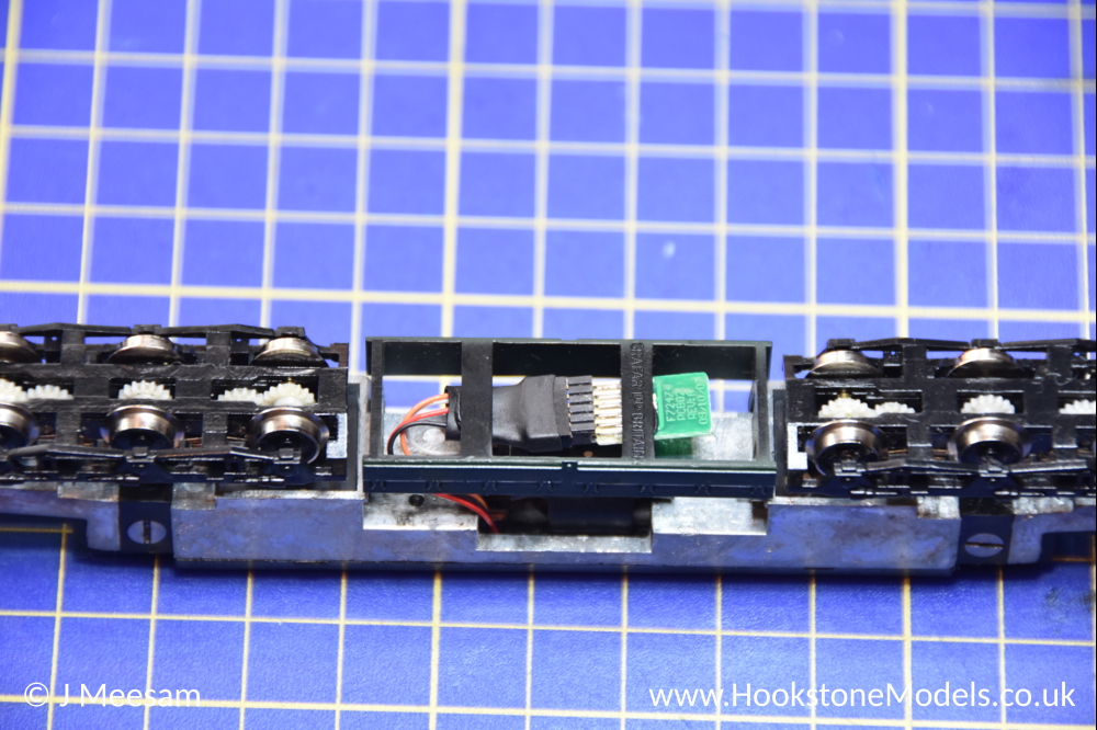 Convert Graham Farish Class 55 Deltic Poole chassis to DCC