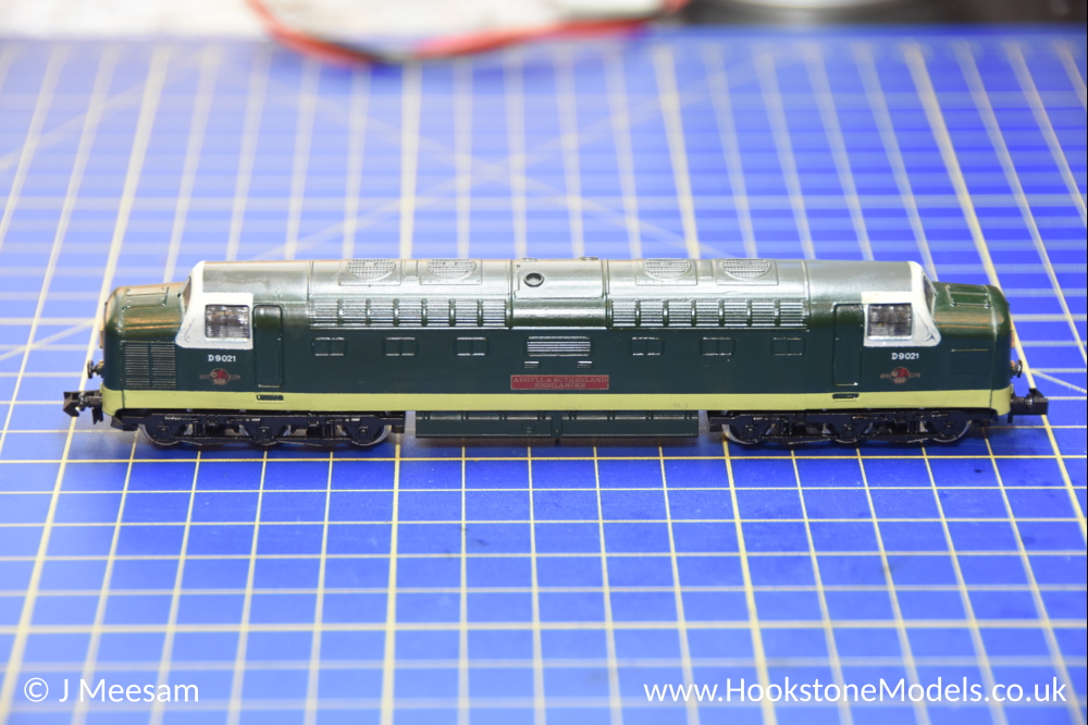 Convert Graham Farish Class 55 Deltic Poole chassis to DCC