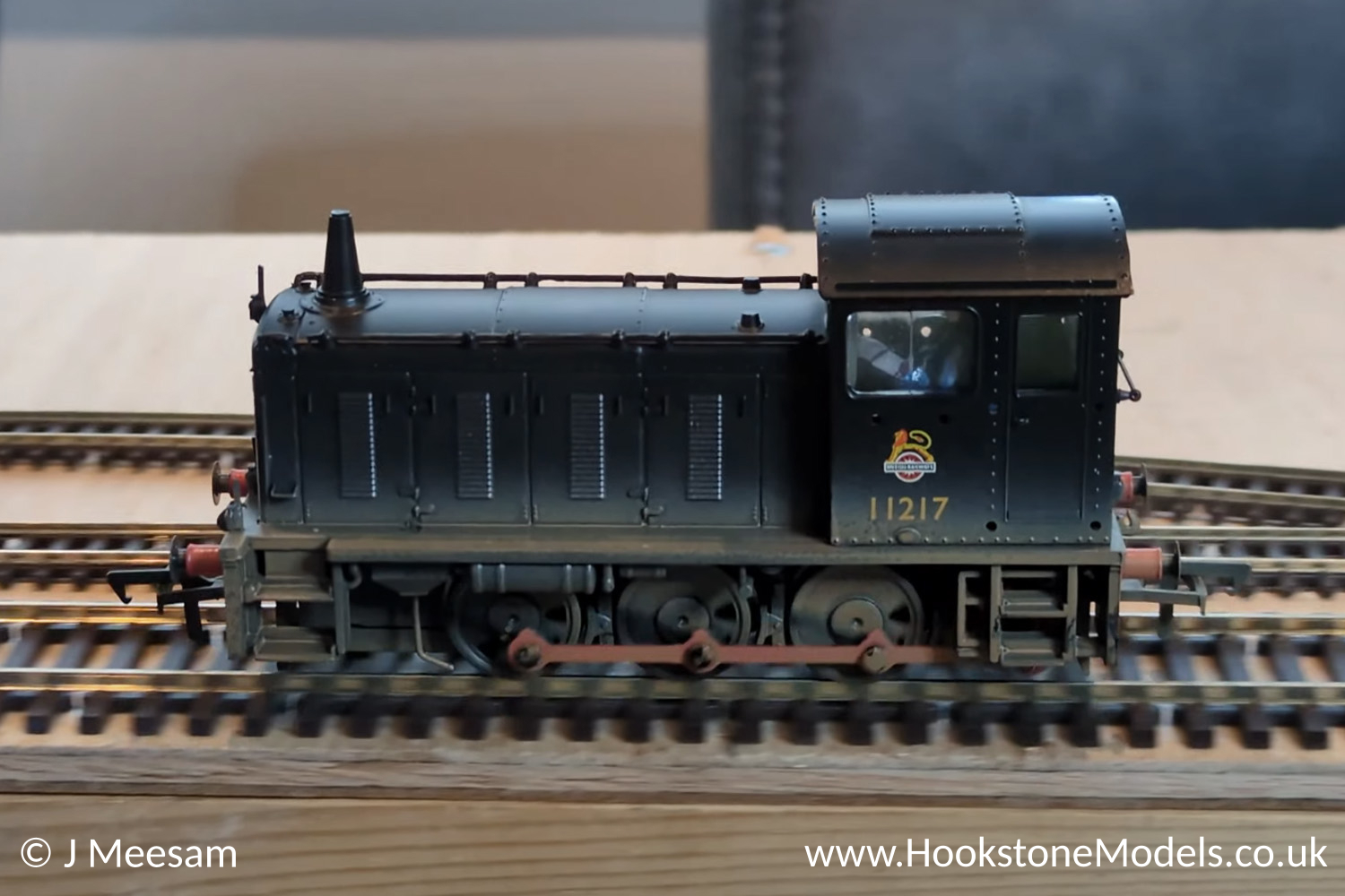 DCC conversion of most OO Gauge locos, including Hornby tender drive steam locos and Bachmann split chassis steam/diesel locos. If in doubt, or your particular model isn't listed pleasecontact us first and we'll be able to help.