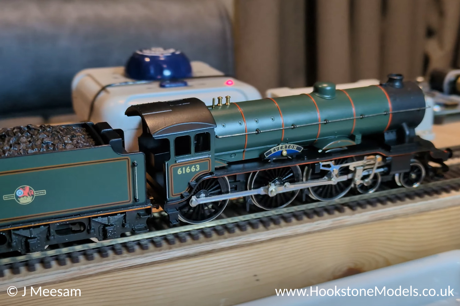 DCC conversion of most OO Gauge locos, including Hornby tender drive steam locos and Bachmann split chassis steam/diesel locos. If in doubt, or your particular model isn't listed pleasecontact us first and we'll be able to help.